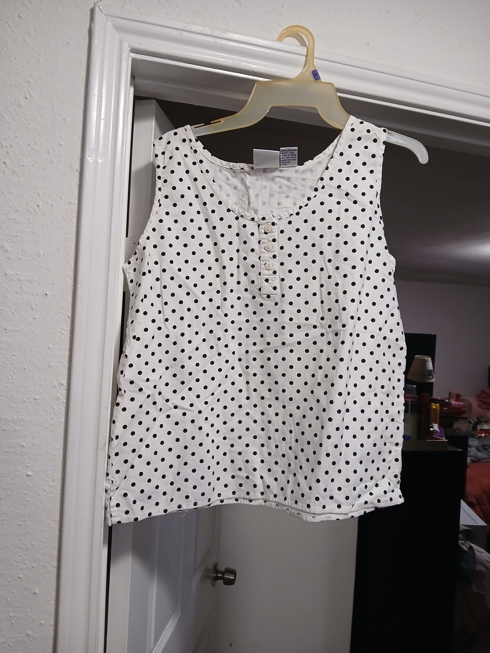 Simply Basic Vintage Women's White Polka Dot Sleeveless Button Tank Top